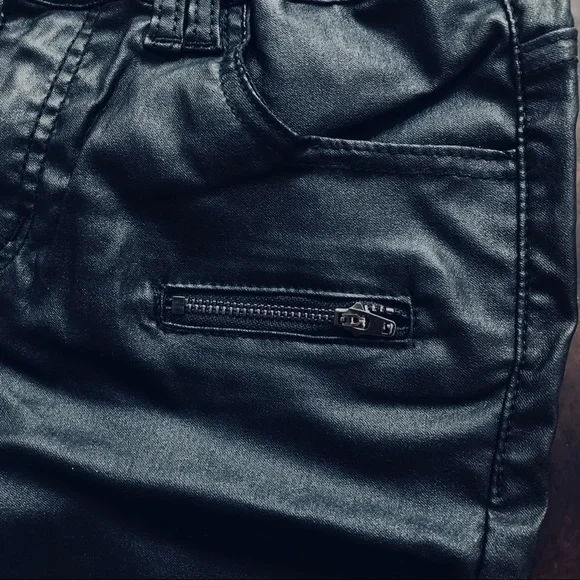 Jeans - Black Leather Look - Picture 7 of 7